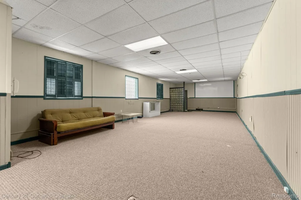10531 Wren Street Dearborn City MI 48120