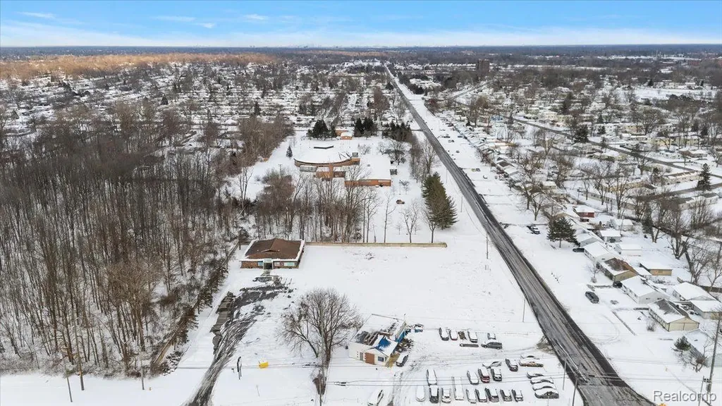 32730 Palmer Road Westland City MI 48186