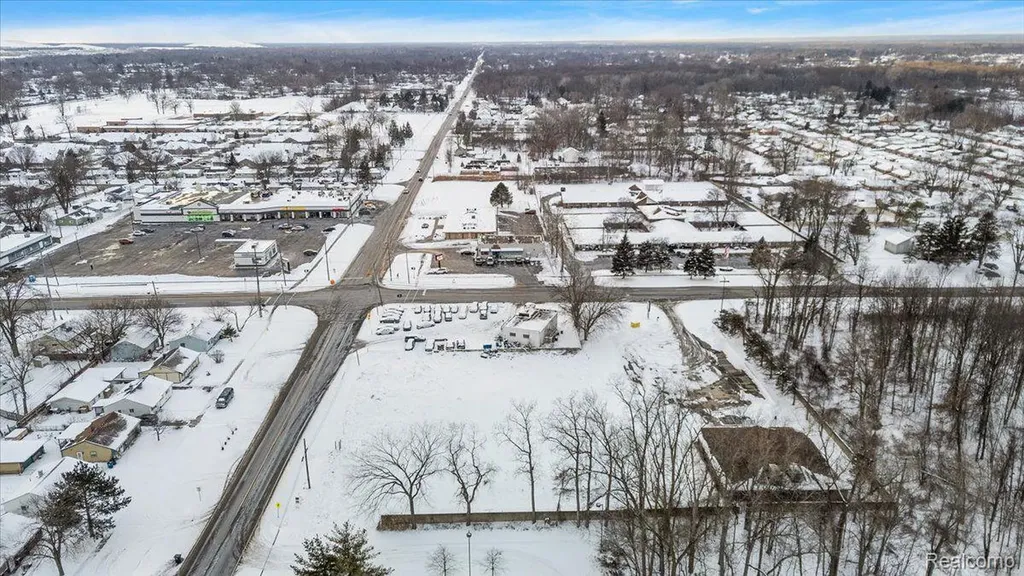 32730 Palmer Road Westland City MI 48186