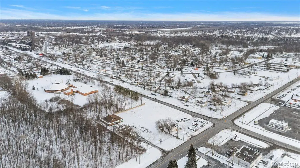 32730 Palmer Road Westland City MI 48186