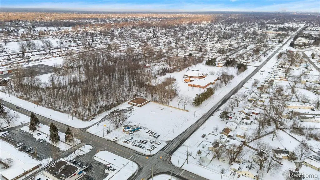 32730 Palmer Road Westland City MI 48186