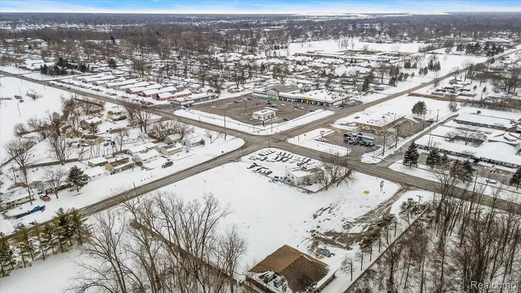 32730 Palmer Road Westland City MI 48186