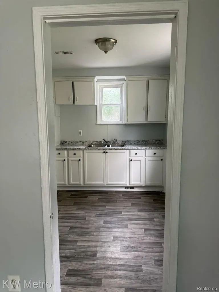 6390 Faust Avenue Detroit City MI 48228