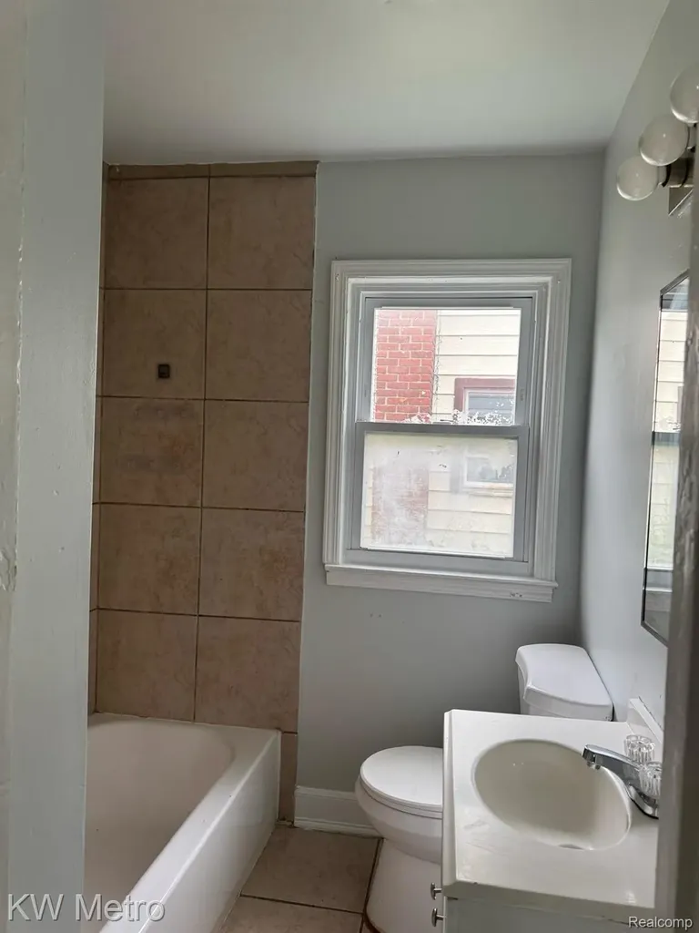 6390 Faust Avenue Detroit City MI 48228