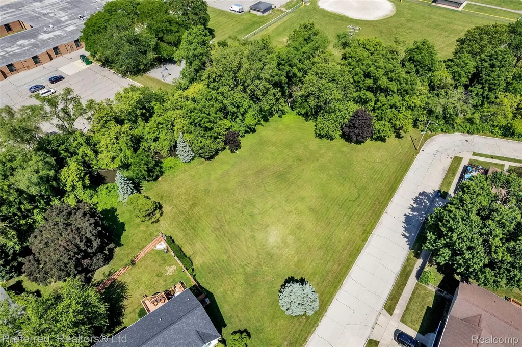 000 Hanover Street Dearborn Heights City MI 48125