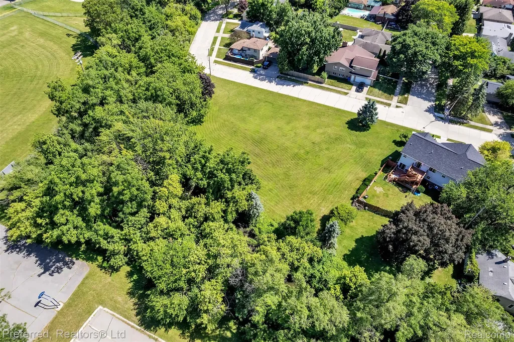 000 Hanover Street Dearborn Heights City MI 48125