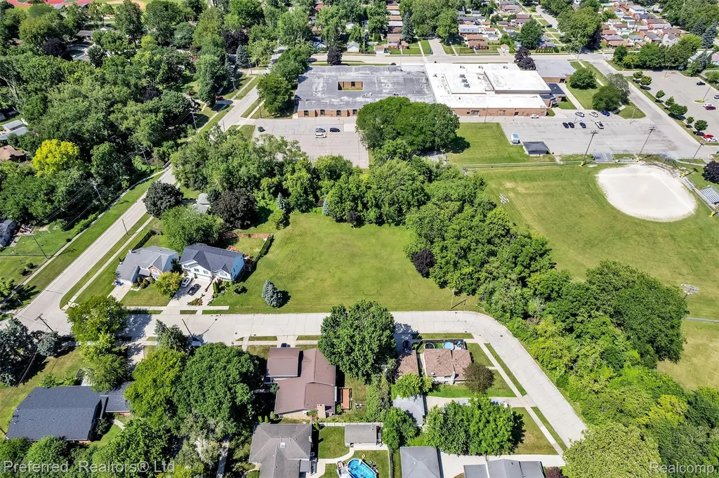 000 Hanover Street Dearborn Heights City MI 48125