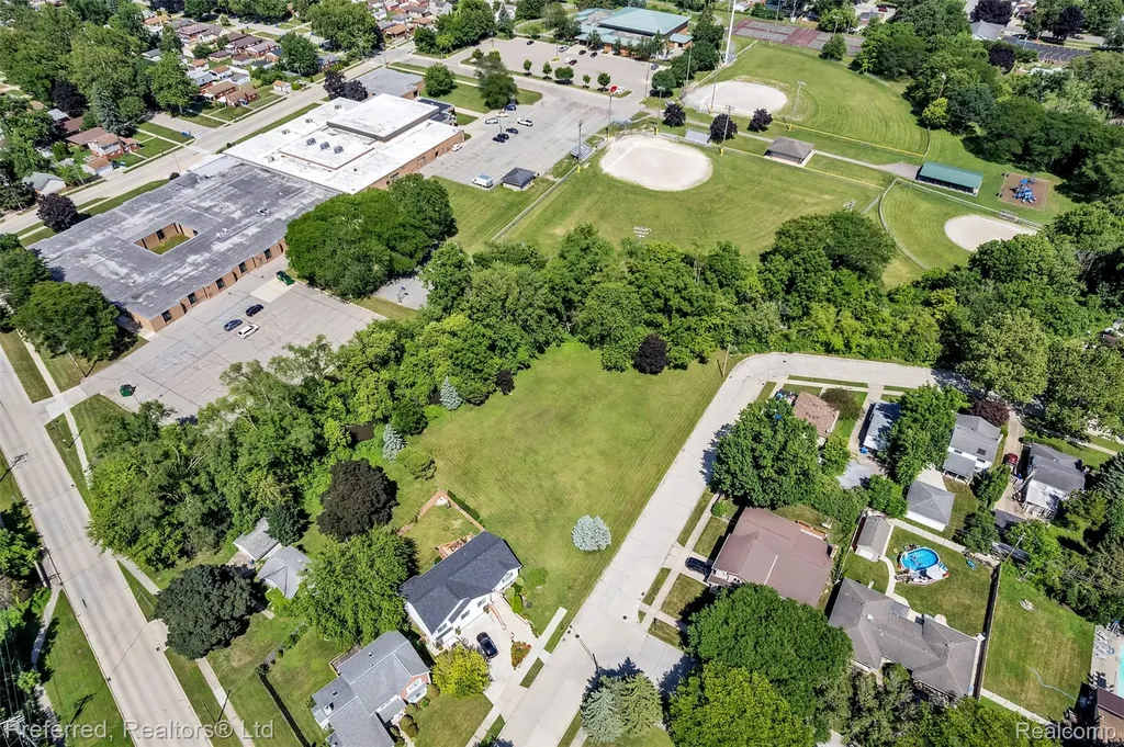 000 Hanover Street Dearborn Heights City MI 48125