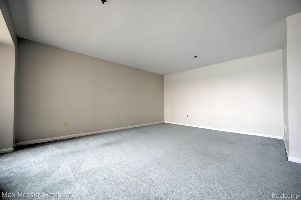 300 Riverfront Drive Detroit City MI 48226
