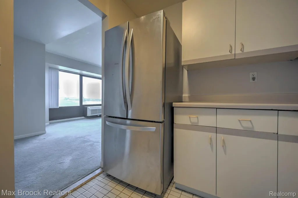 300 Riverfront Drive Detroit City MI 48226