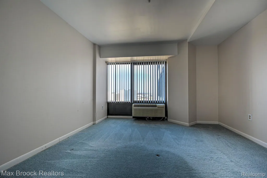 300 Riverfront Drive Detroit City MI 48226