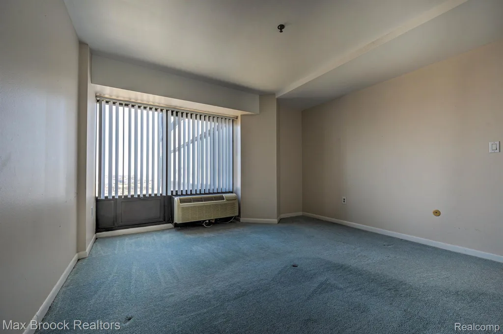300 Riverfront Drive Detroit City MI 48226