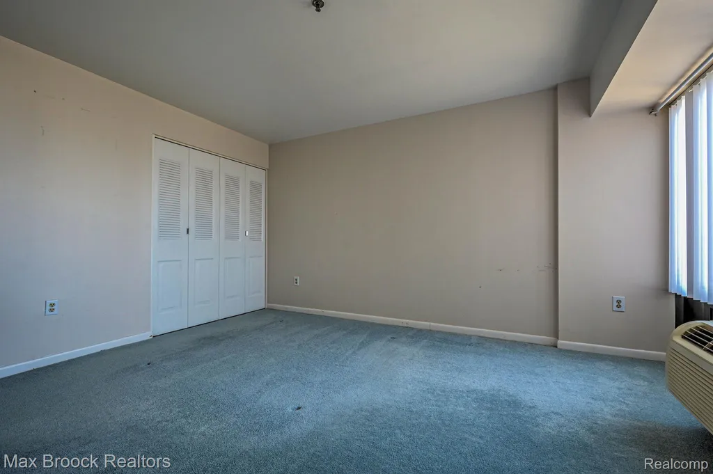 300 Riverfront Drive Detroit City MI 48226