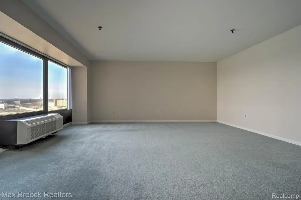 300 Riverfront Drive Detroit City MI 48226