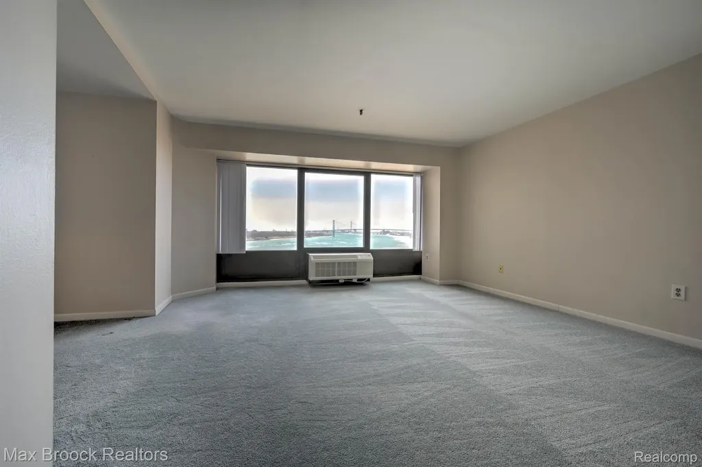 300 Riverfront Drive Detroit City MI 48226