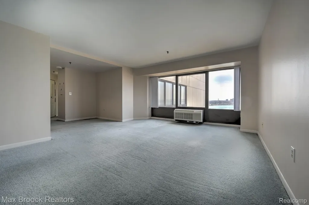 300 Riverfront Drive Detroit City MI 48226