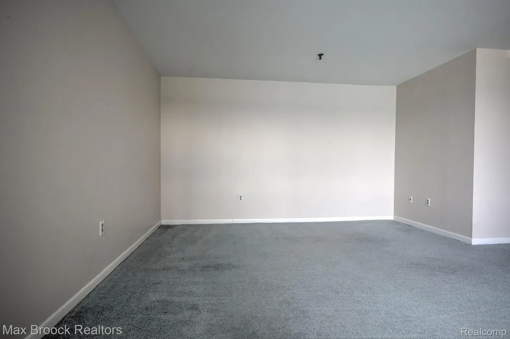 300 Riverfront Drive Detroit City MI 48226