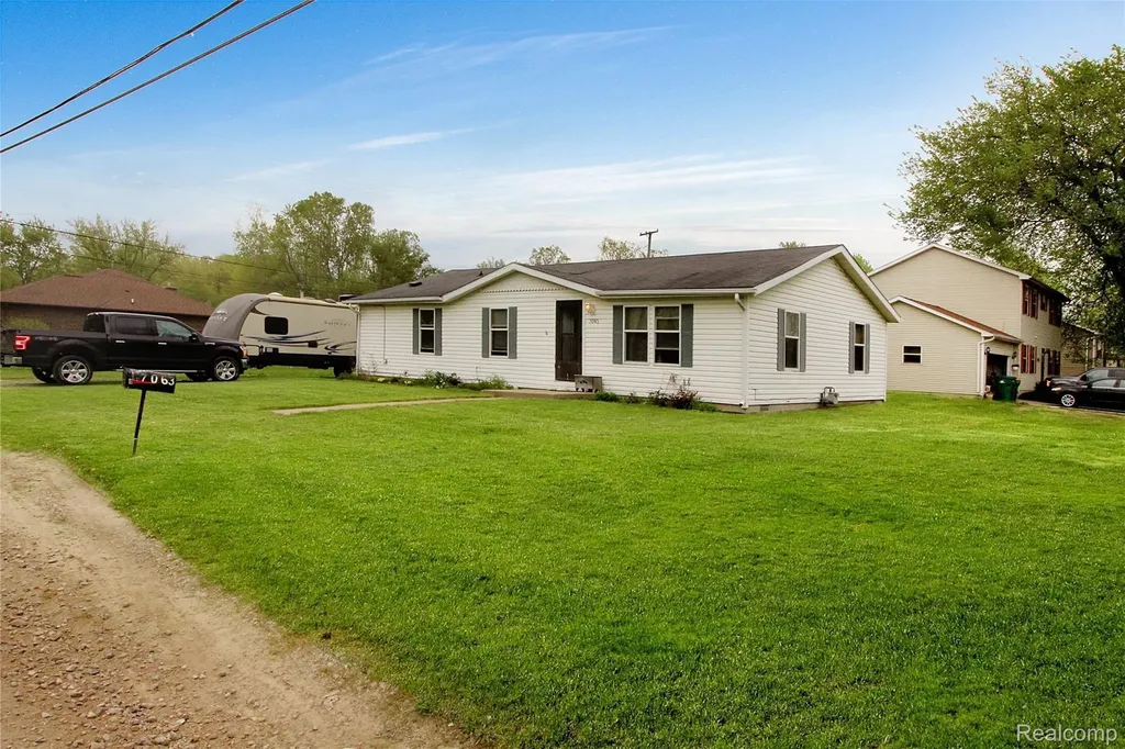 7063 Sargent Street Romulus City MI 48174