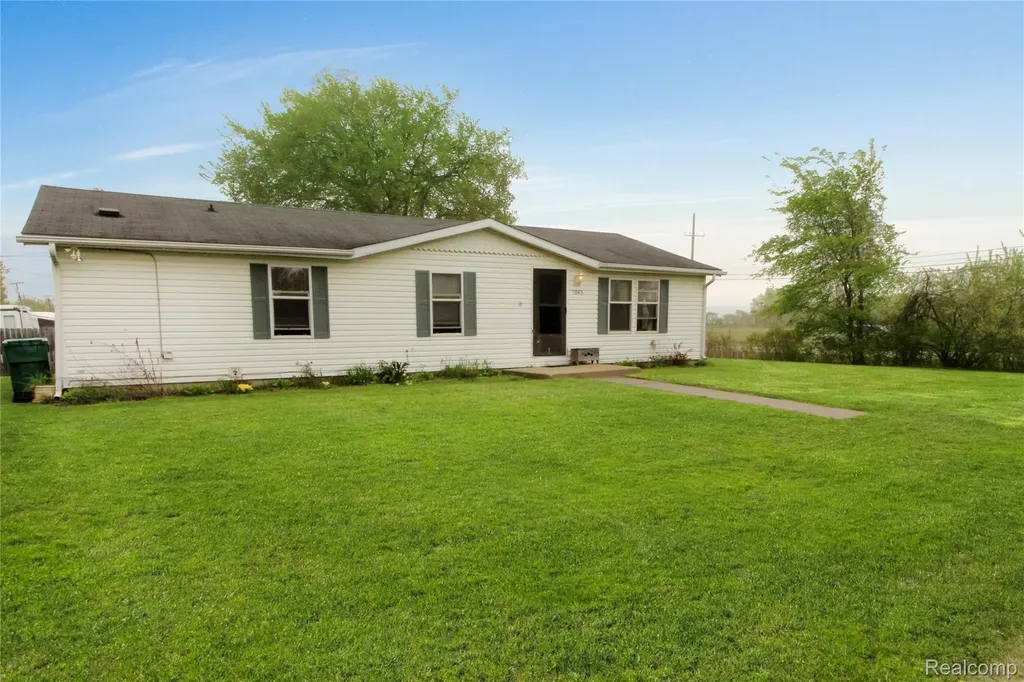 7063 Sargent Street Romulus City MI 48174