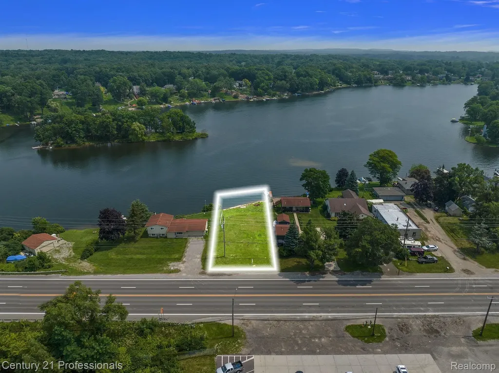 9876 W Dixie Highway Springfield Charter Township MI 48348