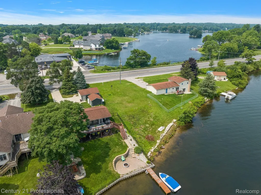 9876 W Dixie Highway Springfield Charter Township MI 48348