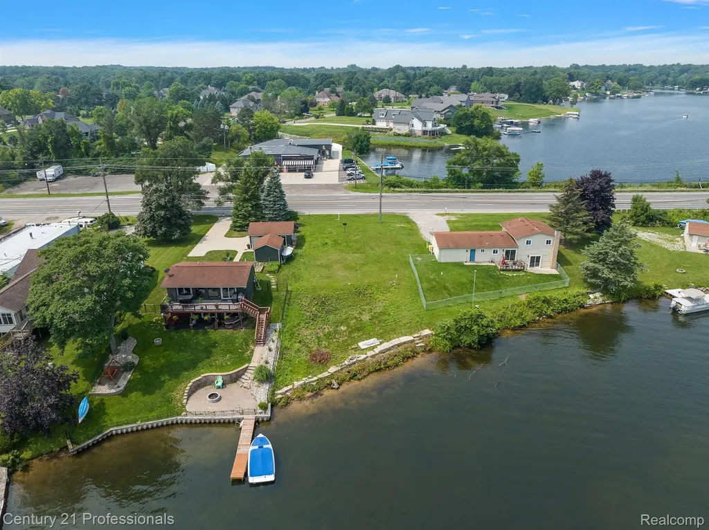 9876 W Dixie Highway Springfield Charter Township MI 48348