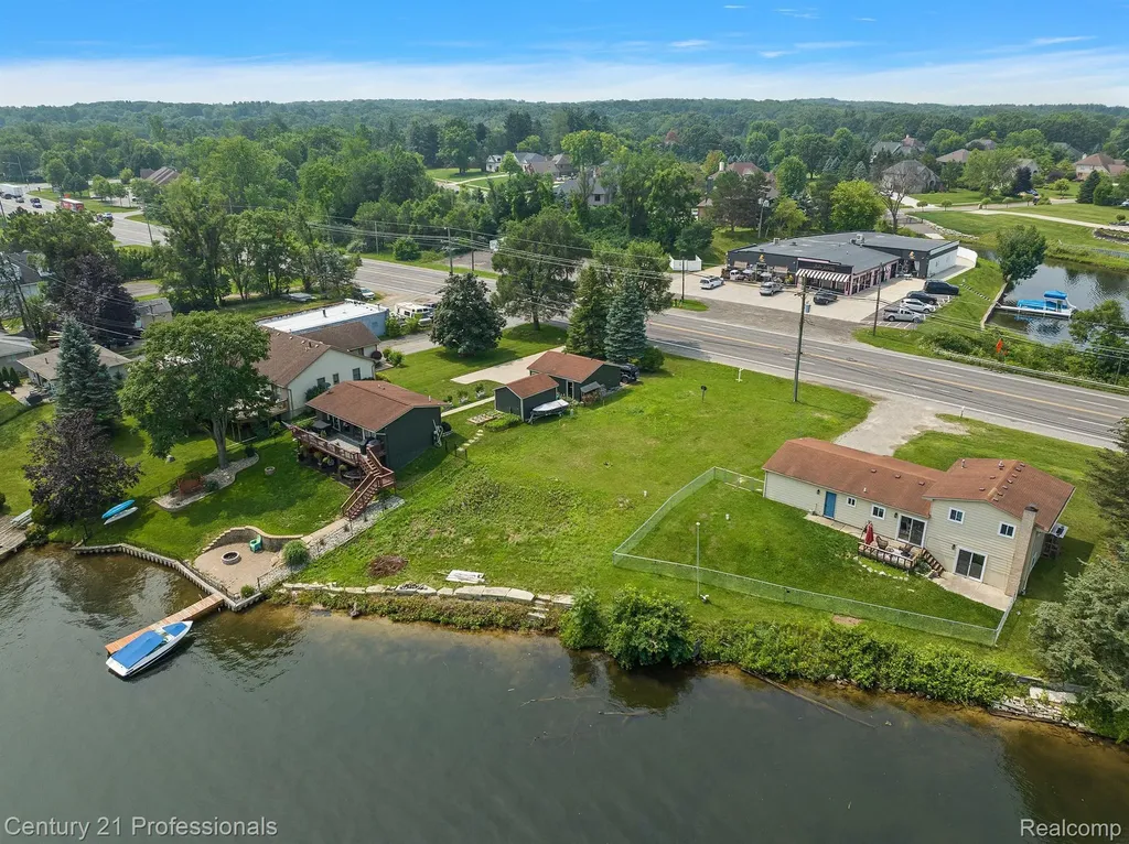 9876 W Dixie Highway Springfield Charter Township MI 48348