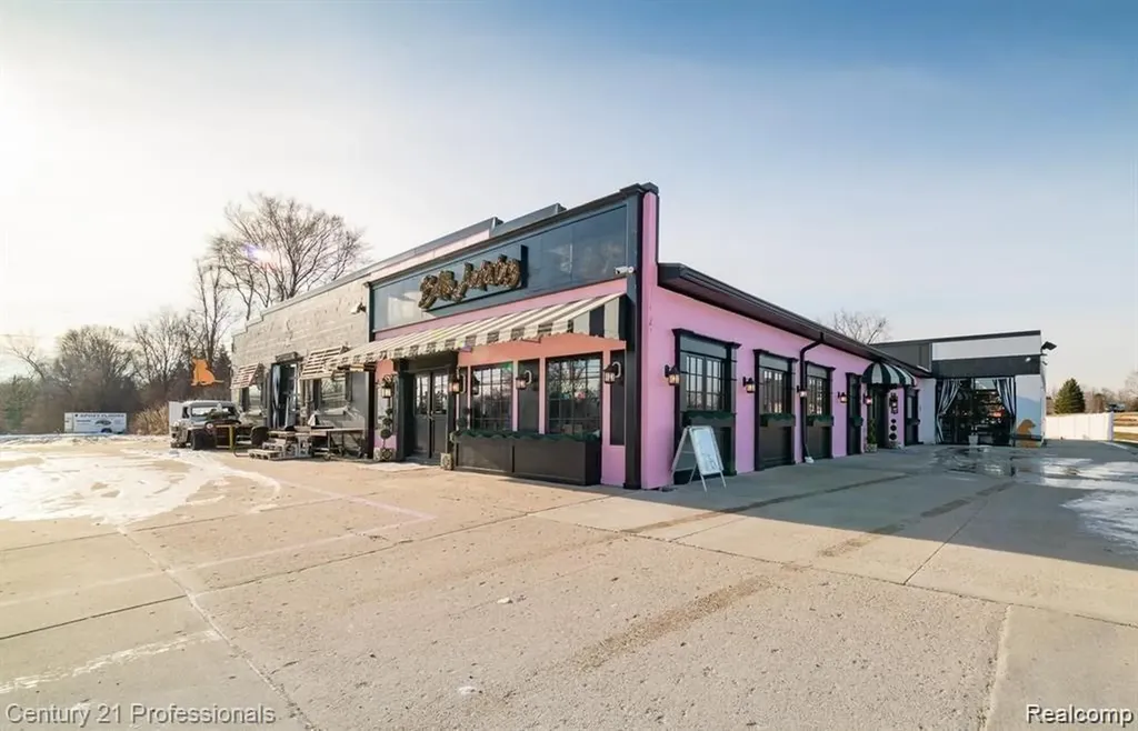9861 Dixie Highway Springfield Charter Township MI 48348