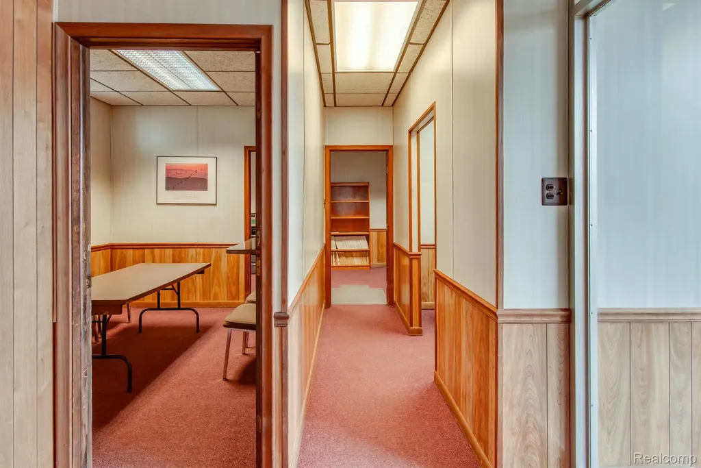 28640 Gratiot Avenue Roseville City MI 48066