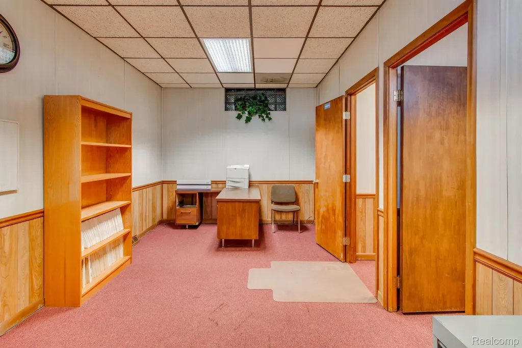 28640 Gratiot Avenue Roseville City MI 48066