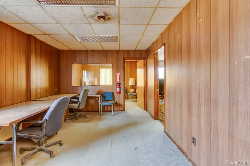 28640 Gratiot Avenue Roseville City MI 48066