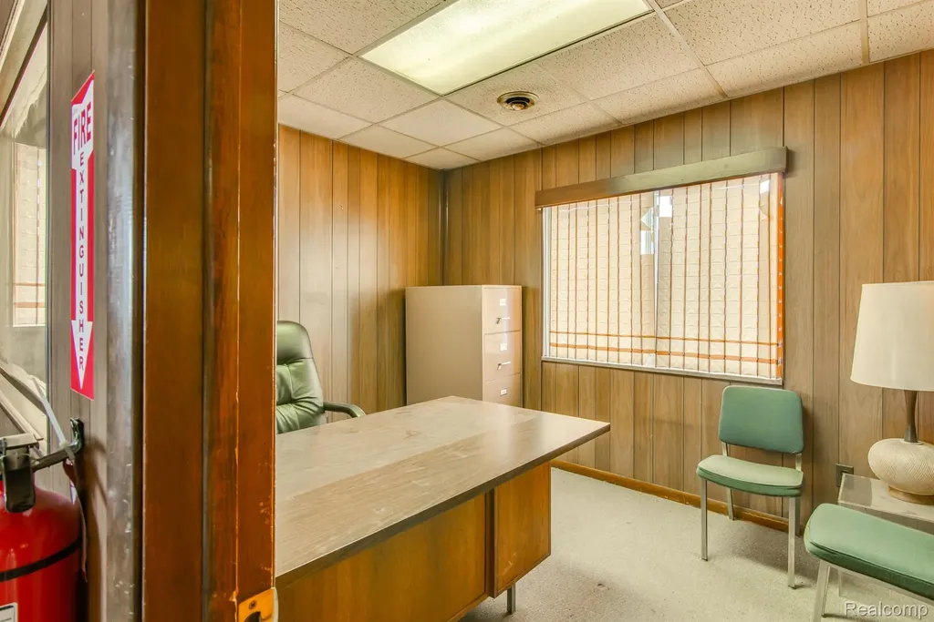 28640 Gratiot Avenue Roseville City MI 48066