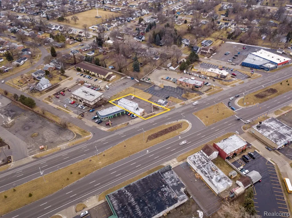 28640 Gratiot Avenue Roseville City MI 48066
