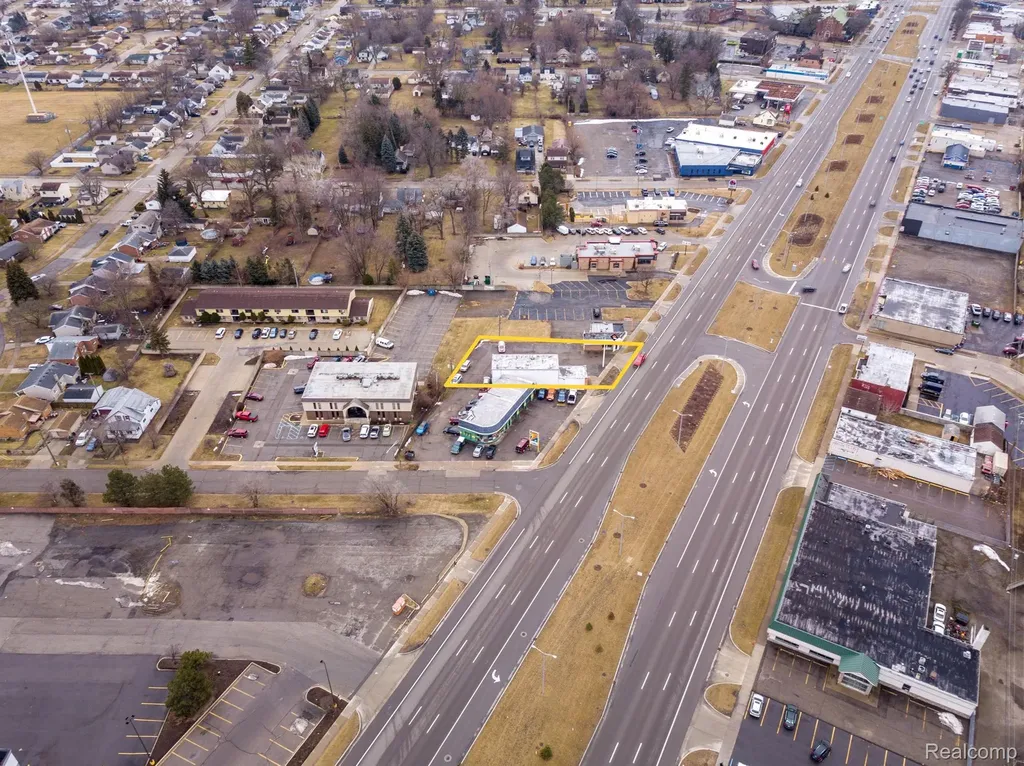 28640 Gratiot Avenue Roseville City MI 48066