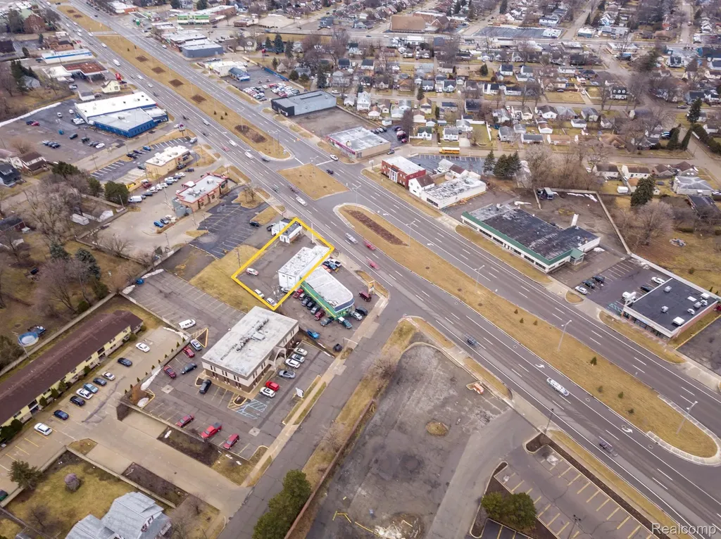 28640 Gratiot Avenue Roseville City MI 48066