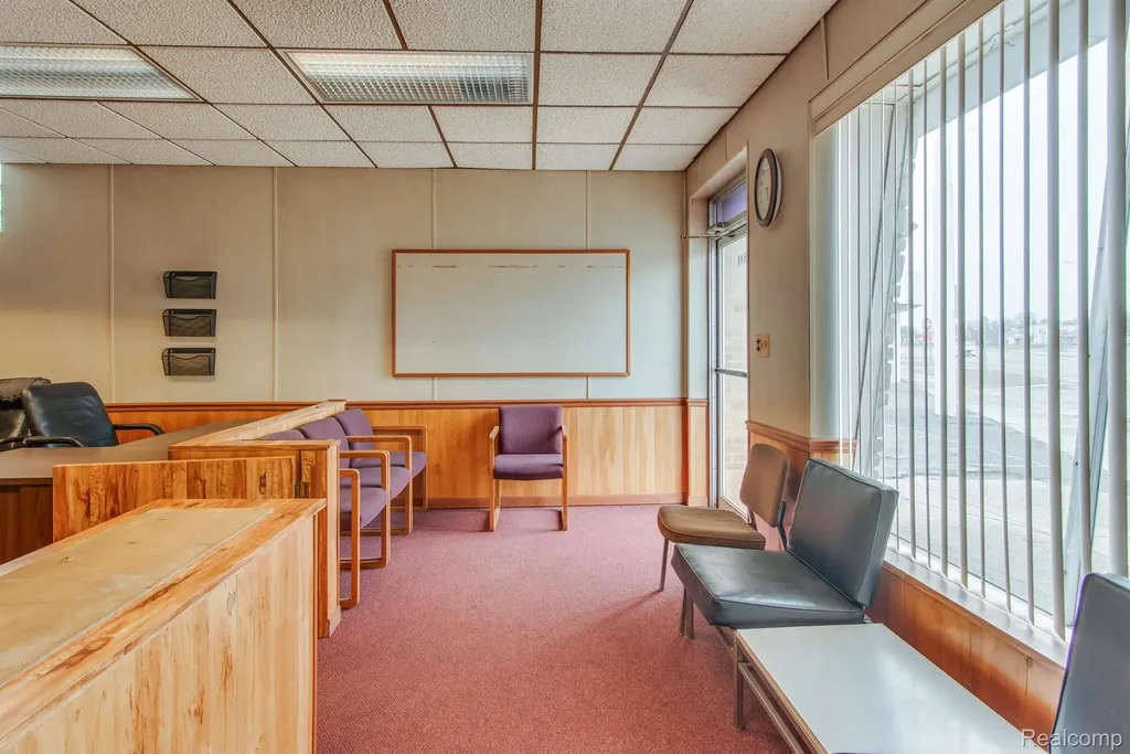 28640 Gratiot Avenue Roseville City MI 48066