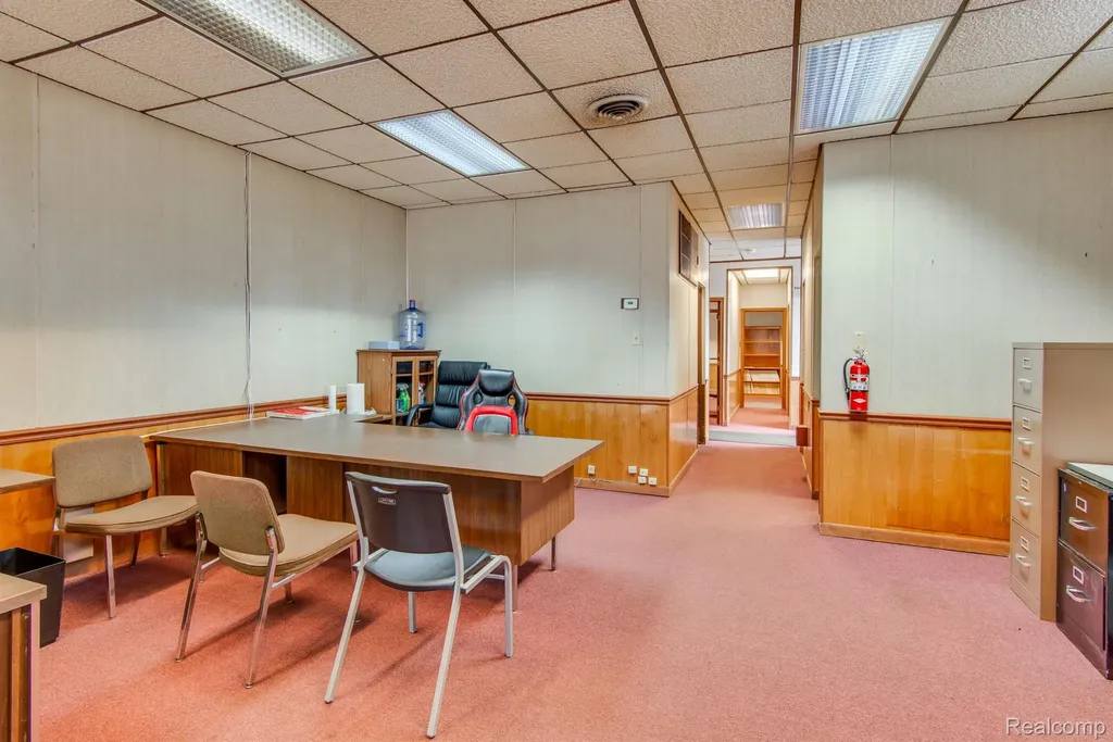 28640 Gratiot Avenue Roseville City MI 48066