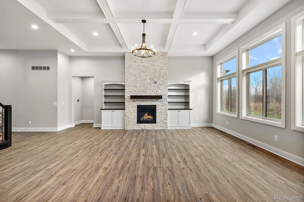 4647 Applewood Oakland Charter Township MI 48306