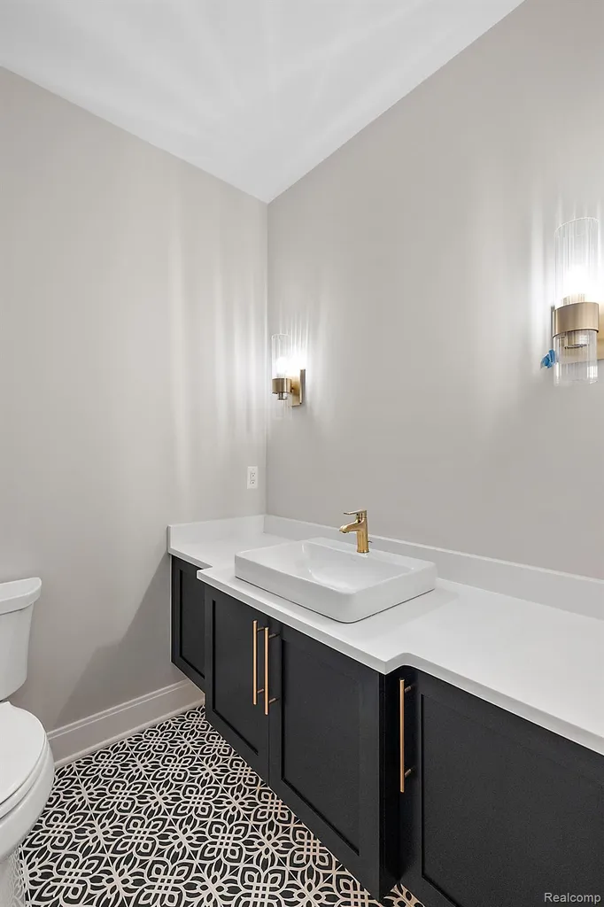 4647 Applewood Oakland Charter Township MI 48306