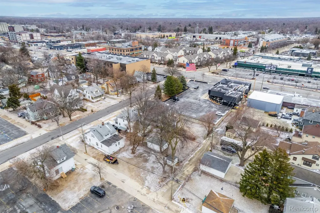 201 W Parent Avenue Royal Oak City MI 48067
