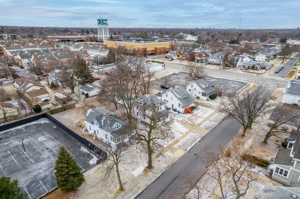 201 W Parent Avenue Royal Oak City MI 48067