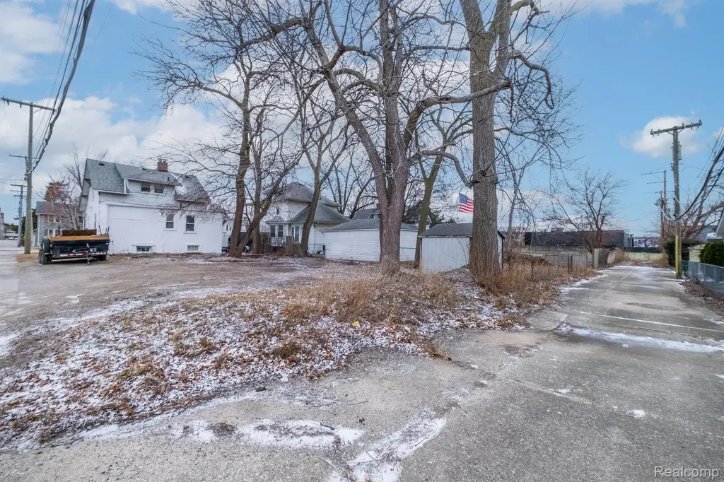 127 W Parent Avenue Royal Oak City MI 48067