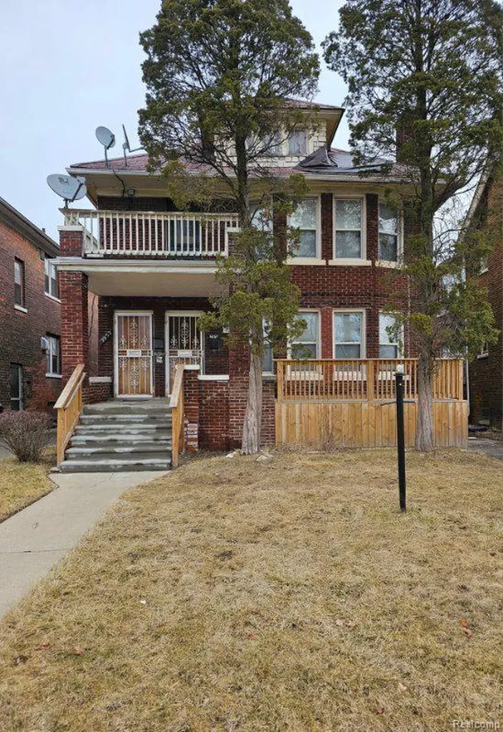 2950 Lakewood Street Detroit City MI 48215