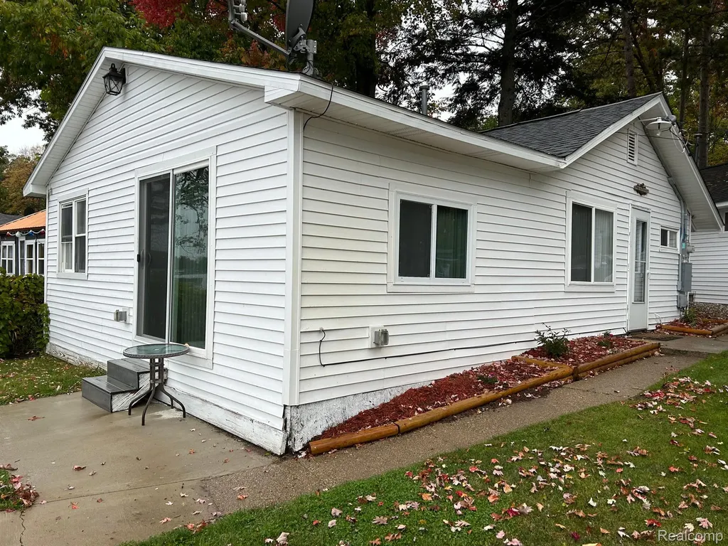 1249 N Crooked Lake Drive Garfield Township MI 48632