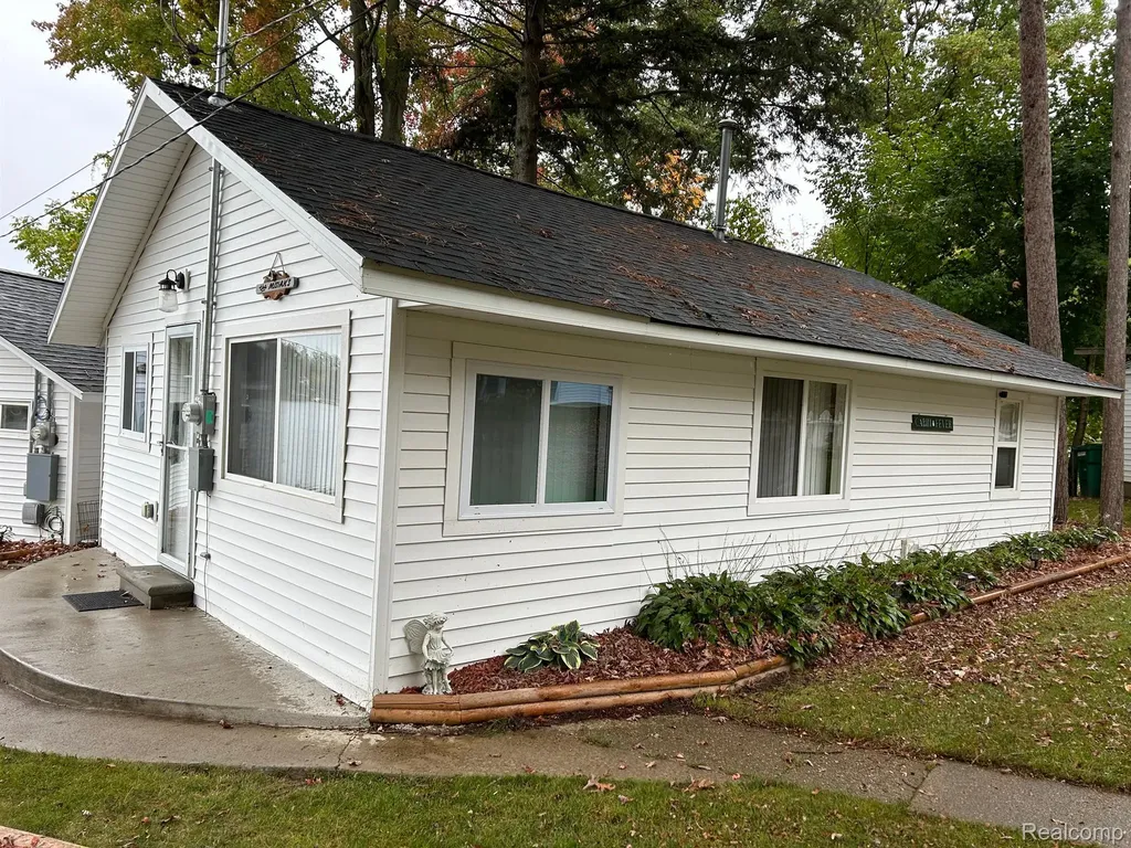 1249 N Crooked Lake Drive Garfield Township MI 48632
