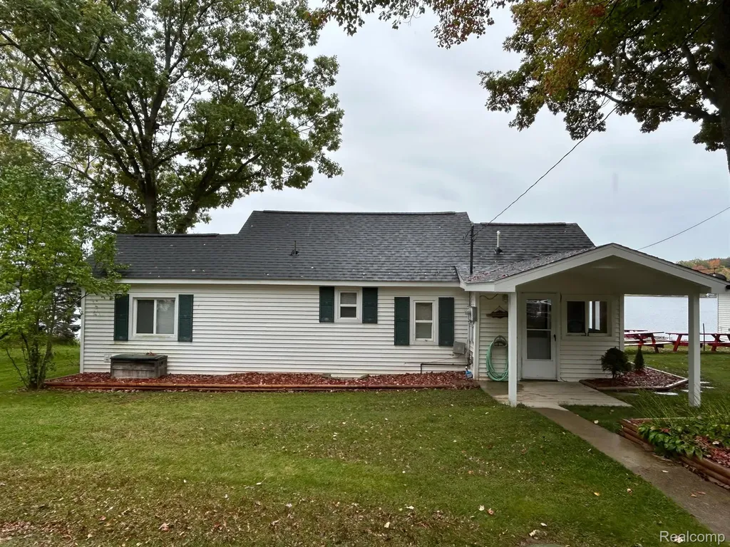 1249 N Crooked Lake Drive Garfield Township MI 48632