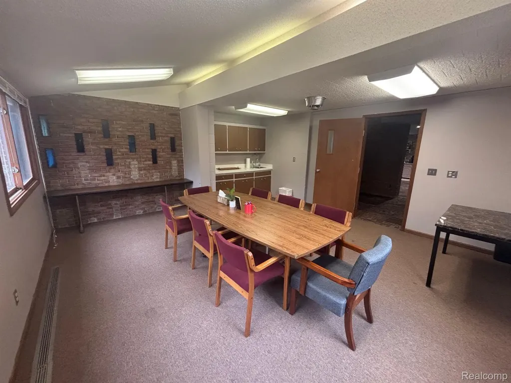 961 E Maple Street Holly Township MI 48442