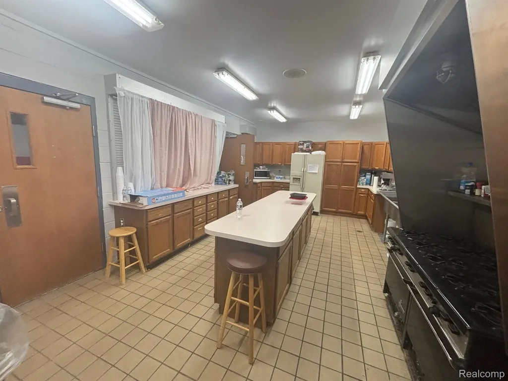 961 E Maple Street Holly Township MI 48442