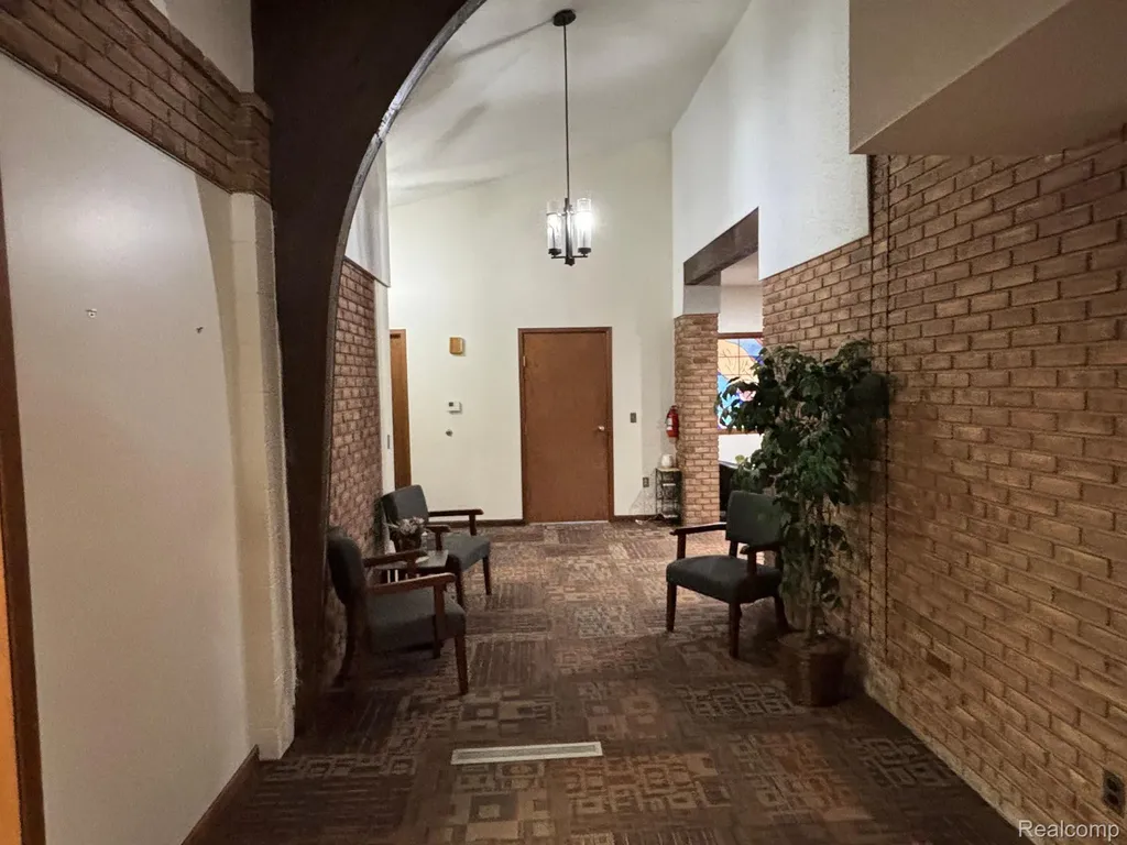 961 E Maple Street Holly Township MI 48442