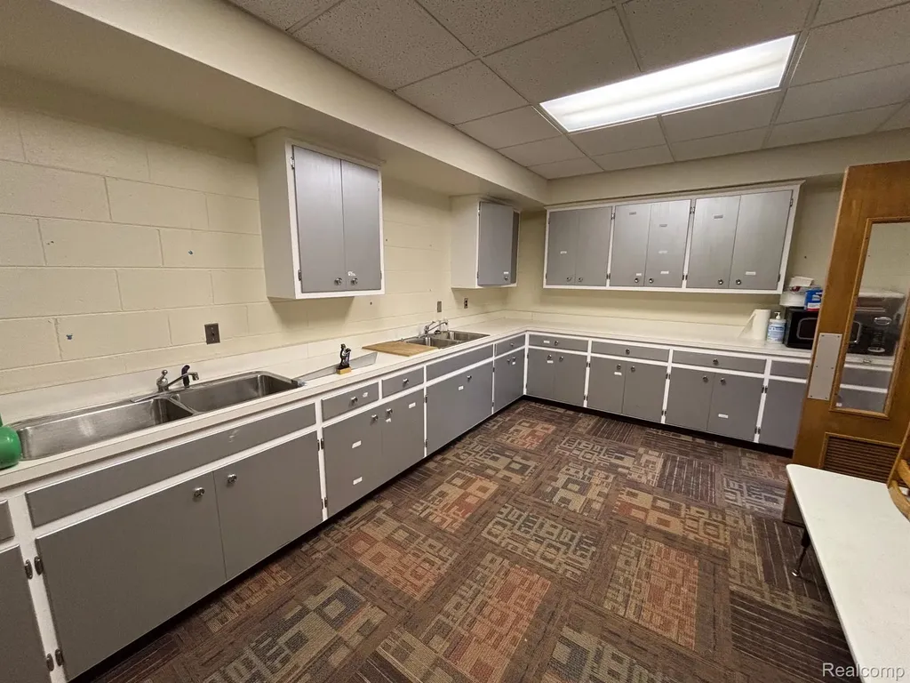 961 E Maple Street Holly Township MI 48442